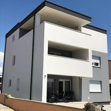Seven Apartman *