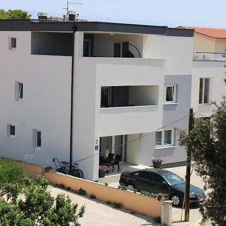 Seven Apartament Vir